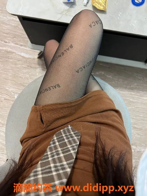 昆明楼凤-盘龙区嫩妹小琪，年轻魅力，8p优惠！