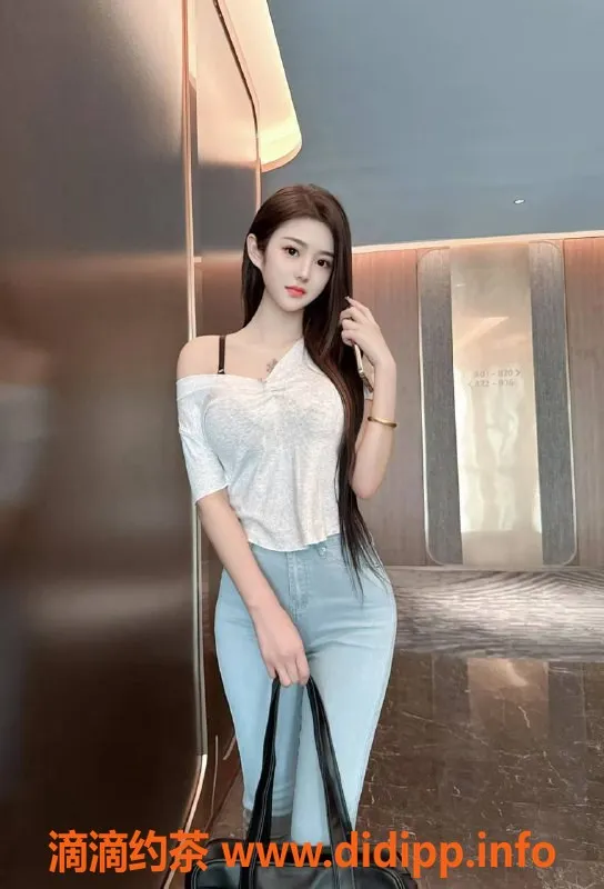 杭州楼凤资源信息,上城区嫩妹小美，18岁170cm，胸C，900元高质量体验