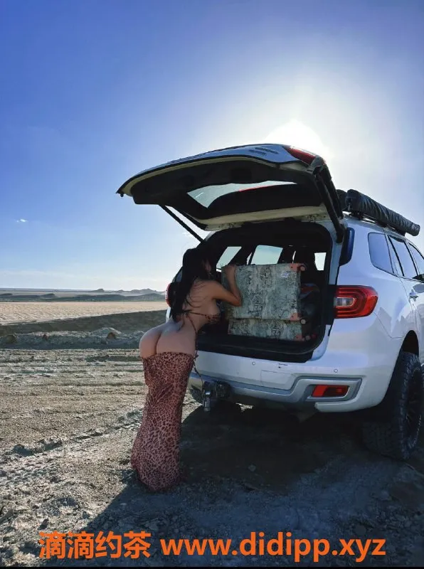 广州楼凤-天河御姐“邪恶”，18P夜课大胸服务等你体验！