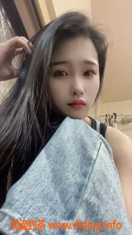 深圳楼凤-龙华上官，丝袜诱惑，预约价398元