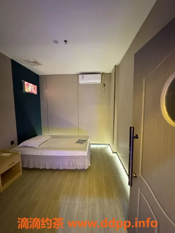 深圳楼凤资源信息,龙华上官，丝袜诱惑，预约价398元