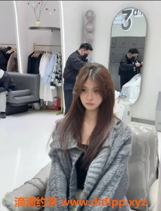 重庆楼凤资源信息,万州奇奇，19岁，165cm，C罩杯特惠服务