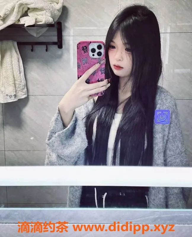 成都楼凤-成都七筒，160cm巨乳嫩妹，700元三件套服务