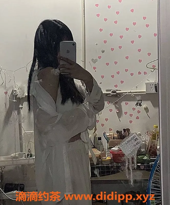 成都楼凤资源信息,成都七筒，160cm巨乳嫩妹，700元三件套服务