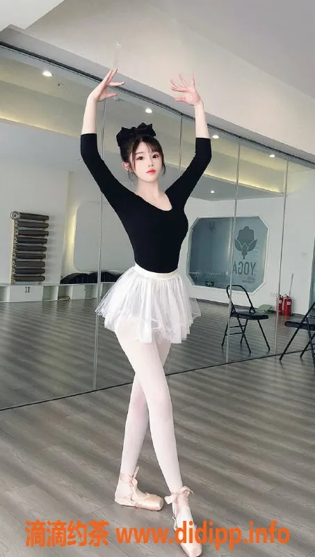 上海楼凤-林佳佳，20岁，身高170，浦东热辣服务