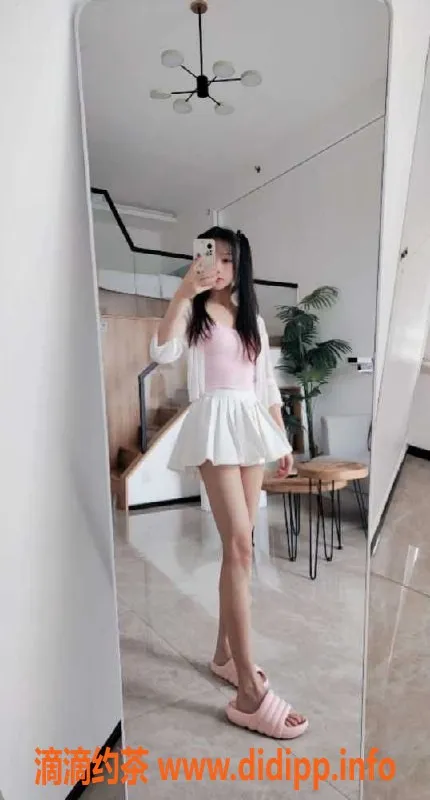 深圳楼凤-深圳龙华笑笑，22岁、162cm，环保499元