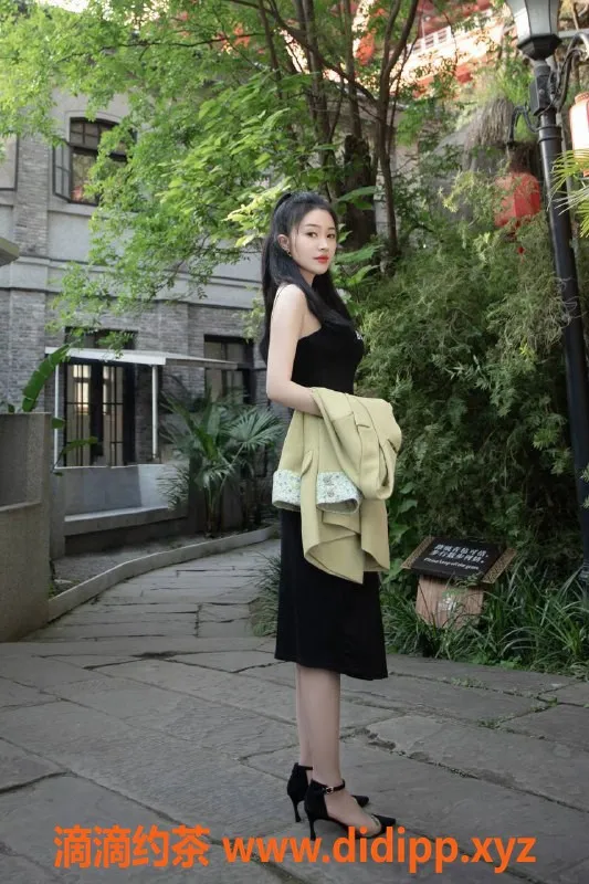 南京楼凤资源信息,建邺区潇潇，169身高D杯，亲亲情趣服务