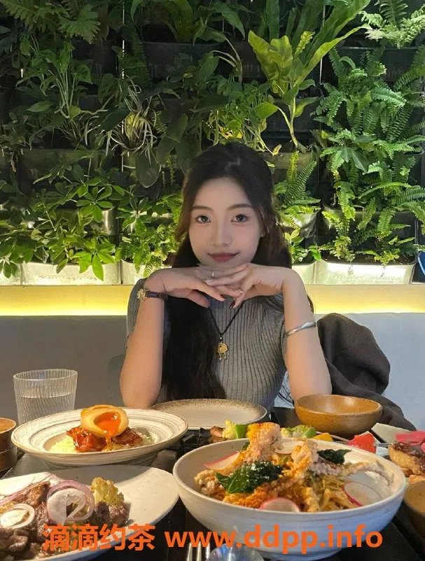 东莞楼凤资源信息,东莞小月月，19岁160cm C罩杯，随时陪你玩乐