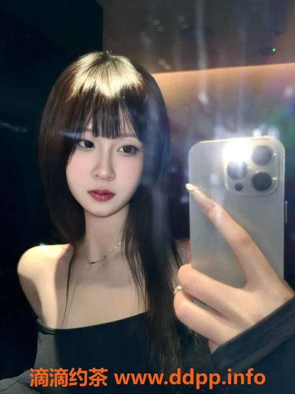 杭州楼凤-拱墅小露，900元私密服务，年轻嫩妹