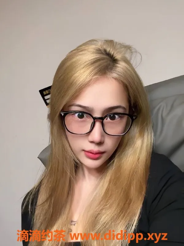 广州楼凤-天河御姐宝宝，大长腿诱惑，8P体验