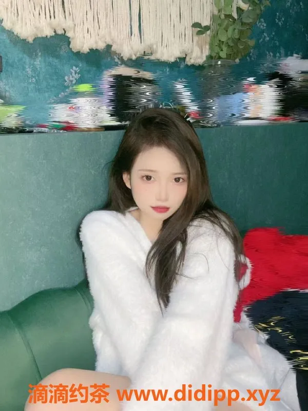 广州楼凤-白云御姐柒柒，夜课舌吻体验只需8P