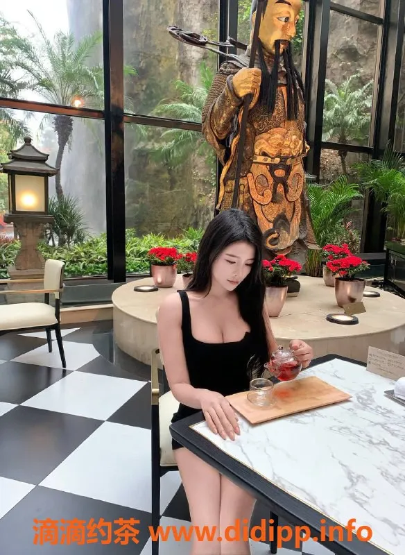 广州楼凤-天河御姐YoYo，900元/小时，视频验证！