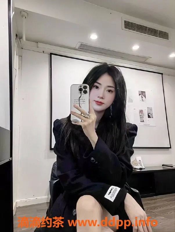 杭州楼凤-秋晴 27岁 169cm 37C 半套500元 舌吻69互舔
