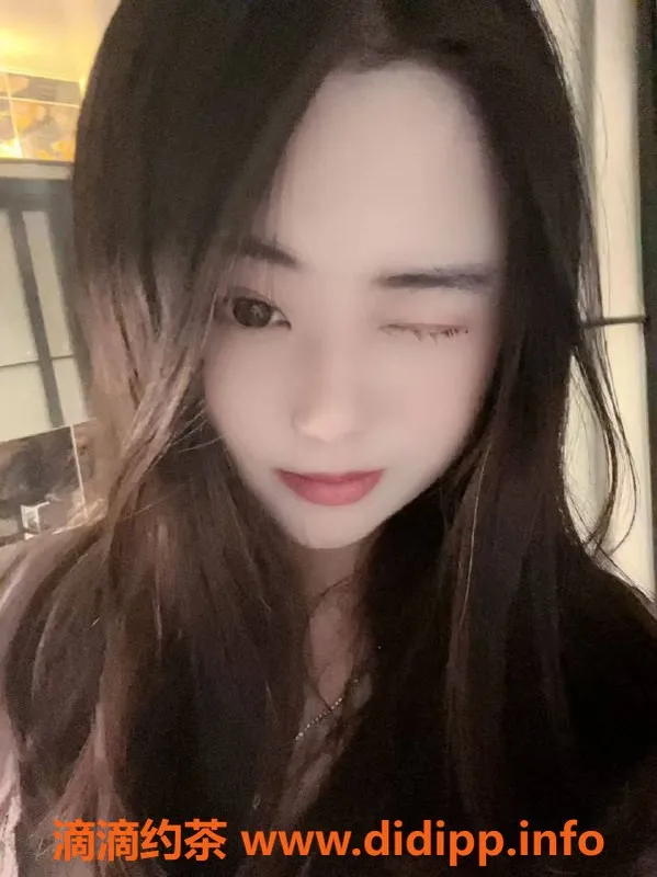 成都楼凤-成都成华区嫩妹子伊，166微胖大奶服务