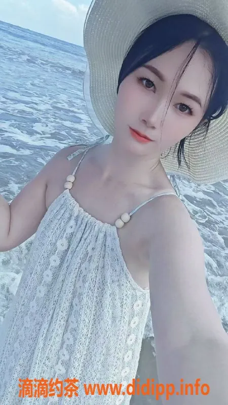 广州楼凤-白云美女小猫咪，26岁，165身高，40分钟400