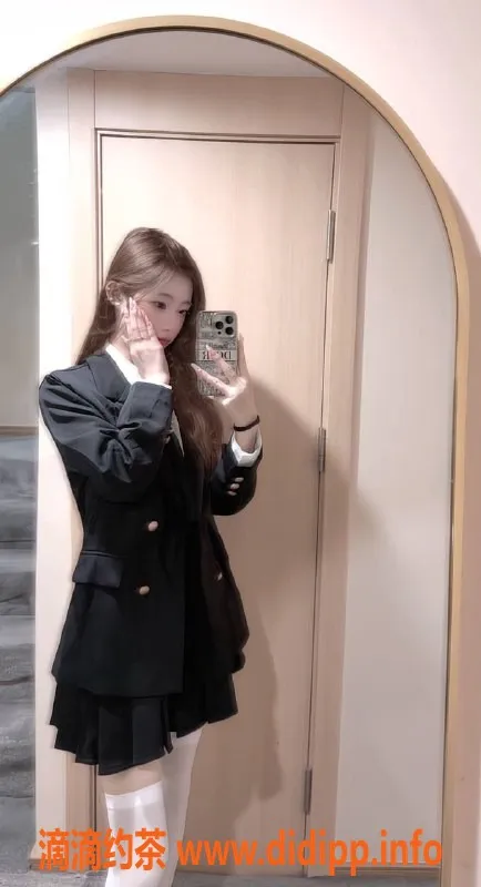 成都楼凤-成华区18岁小妹彤彤，颜值高，服务棒