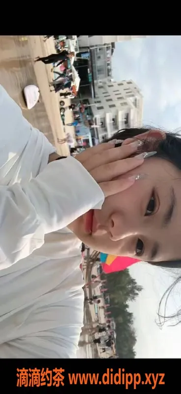 成都楼凤-成都嫩妹小小，18岁，身高155，服务优质只需600元