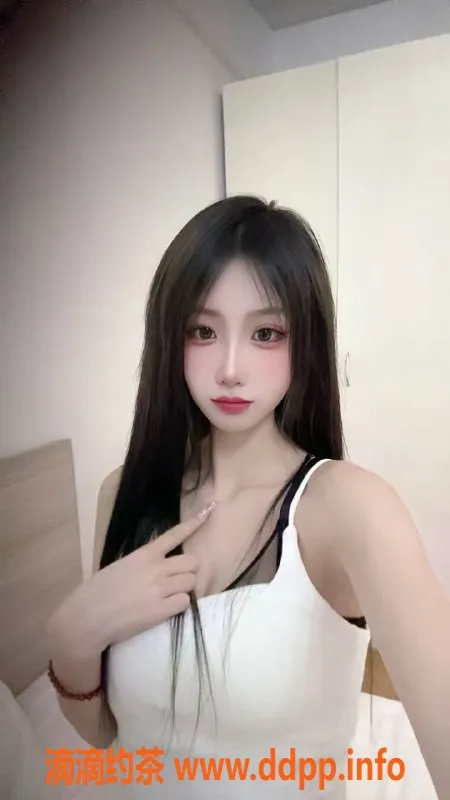 杭州楼凤-拱墅嫩妹小宝，1000元起享舌吻服务