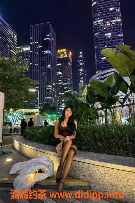 东莞楼凤-南城妮寇，800元起，值得体验的小可爱