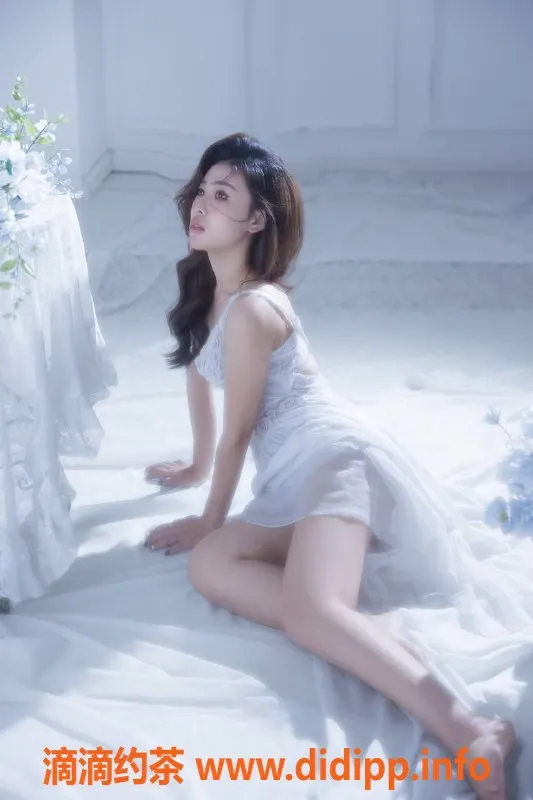 东莞楼凤-大朗宝妹，162cm，49kg，亲密护理享受