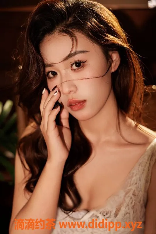 东莞楼凤-大朗宝妹，162cm，49kg，亲密护理享受