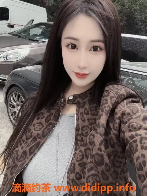 重庆楼凤-小果郎俊中心私人定制，服务细腻