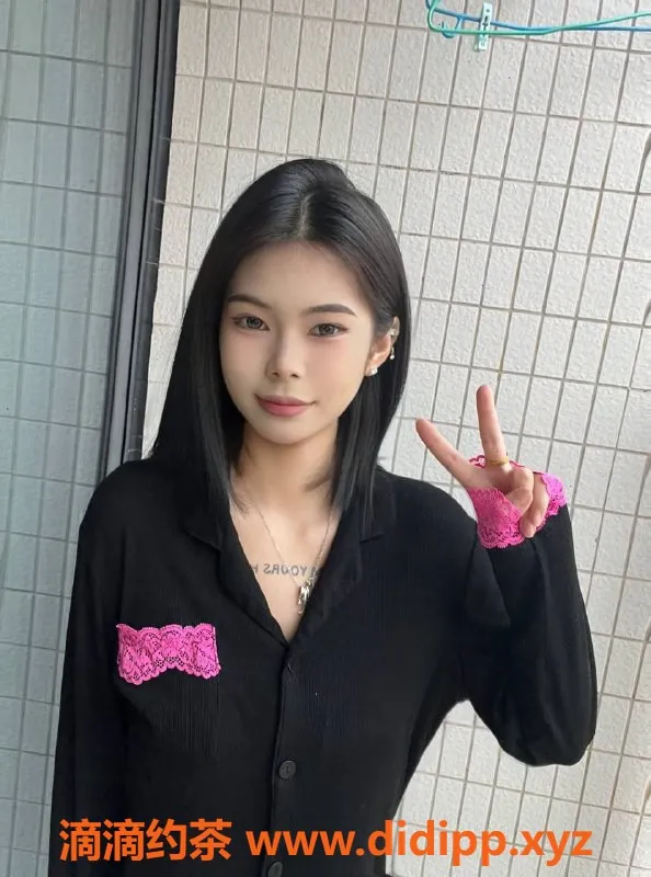 广州楼凤-天河东站摇摇：700元舌吻69p体验