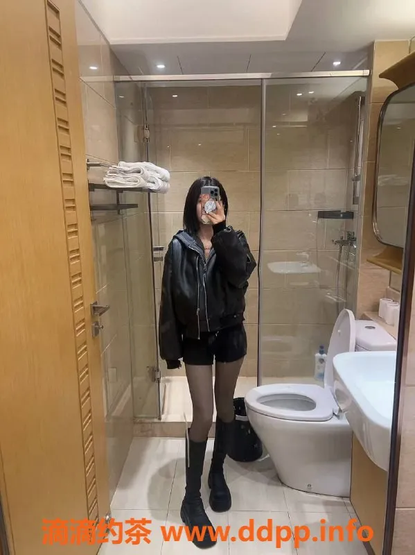 广州楼凤-天河东站摇摇：700元舌吻69p体验