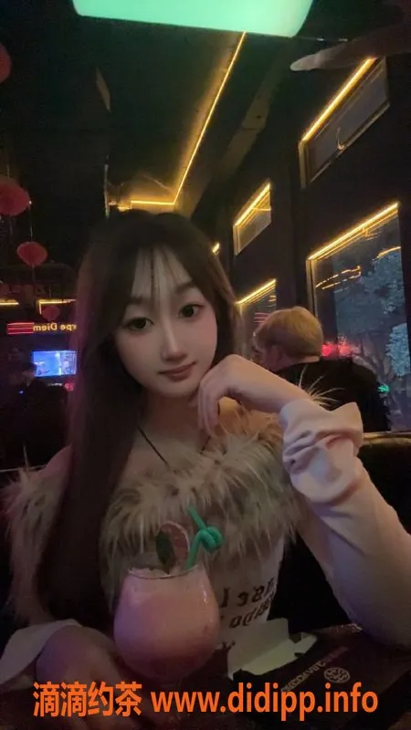 广州楼凤-天河嫩妹初夏，价格600元，视频验证！