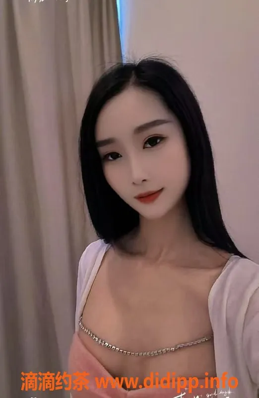 成都楼凤-成都理工大学小雨，26岁，胸B，600元体验优质服务