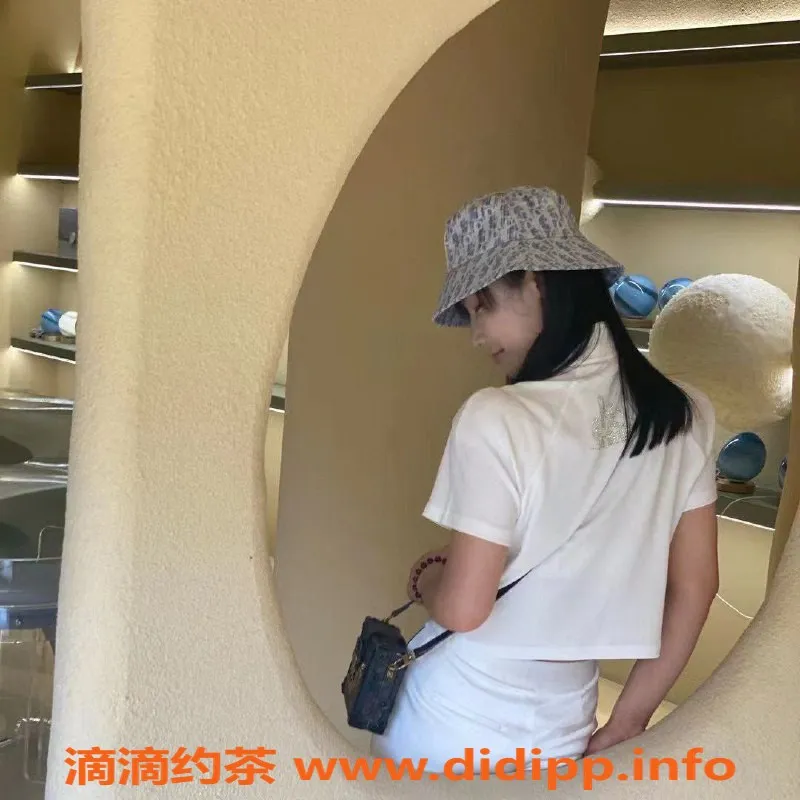 西安楼凤资源信息,高新yoyo，服务型美眉6p只需6p/10pp