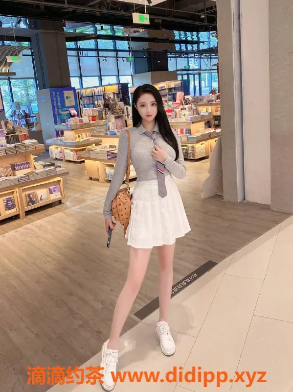 广州楼凤资源信息,佛山御姐青青，7P服务，舌吻体验！