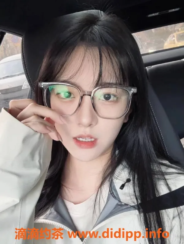 杭州上门服务-高颜值呆小雨，164cm C+身材，20岁乖巧女孩