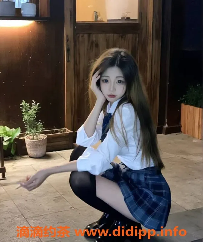 杭州楼凤-上城嫩妹木木，1000元私聊体验