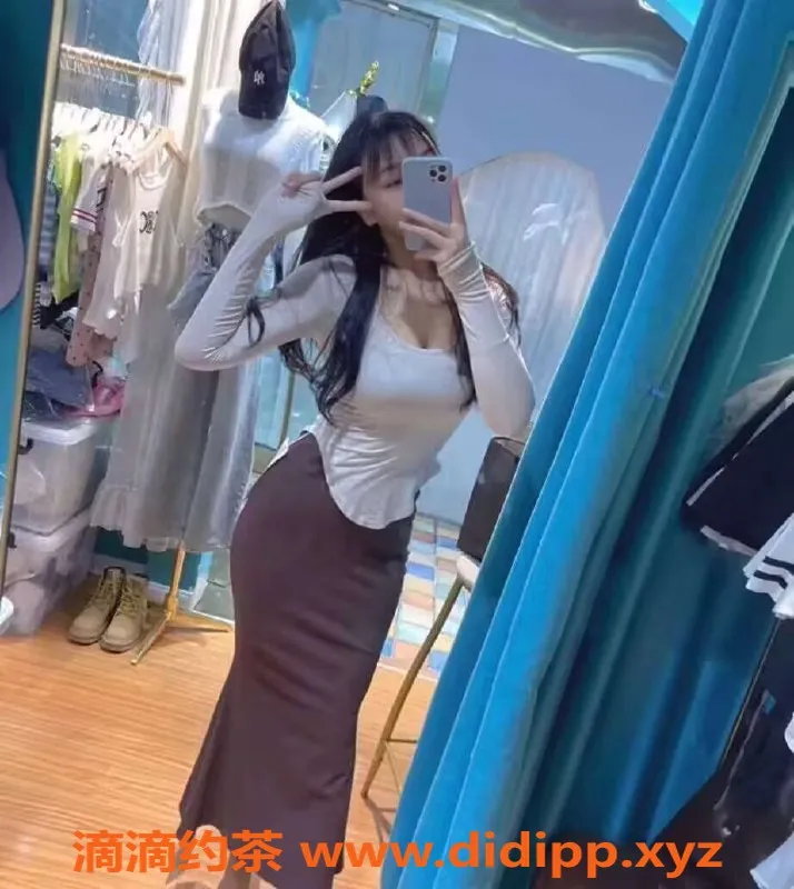 广州楼凤-海珠小冉：25岁、164cm、46kg，带服务高端享受