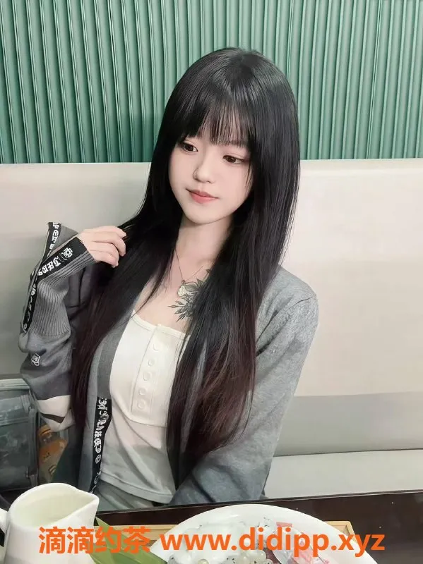 郑州楼凤-金水区19岁新人佳佳，166cm新体验，仅需800元