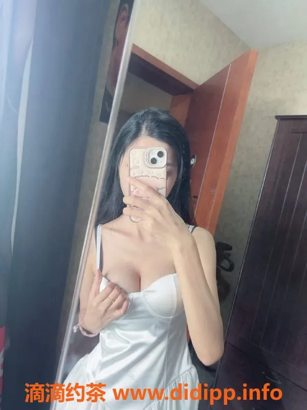 广州上门服务-广州天河甜甜19岁，身高166，胸围34D，600元上门服务