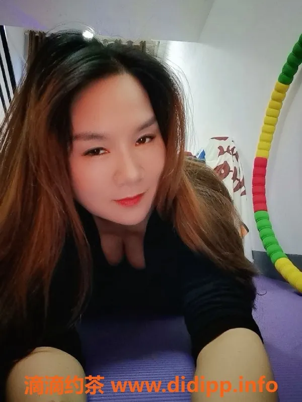 广州楼凤-白云静静，400元私密服务，热辣舌吻等你来体验