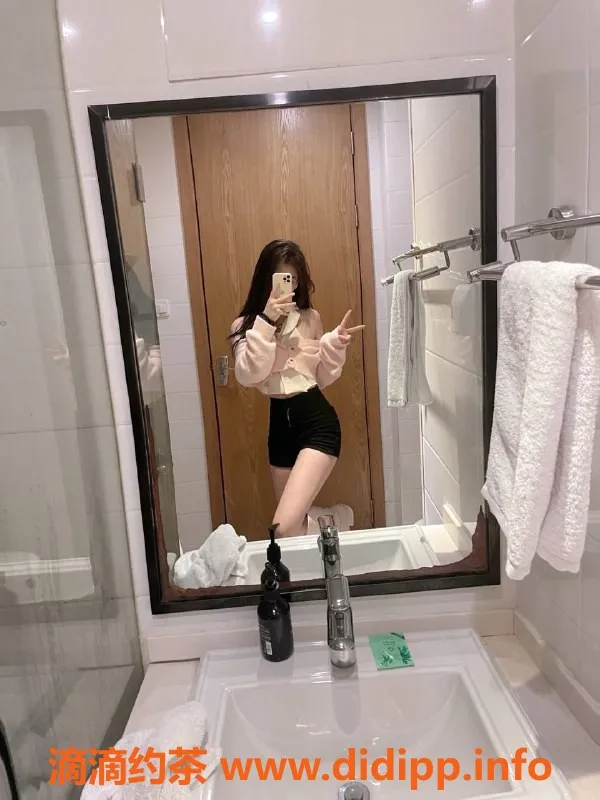 杭州楼凤-杭州18岁VIvi，164cm青春少女，包夜5000