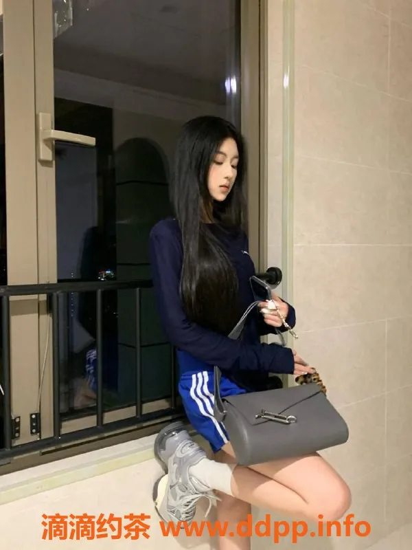 杭州楼凤资源信息,165cm大一学生，声音甜美，陪浴角色扮演，价格合理