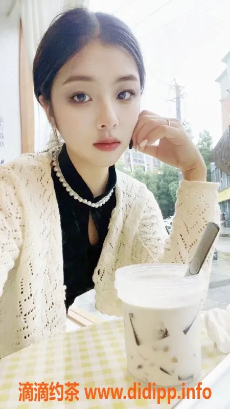 宁波spa会所资源信息,22岁佳佳，身高166cm，C36罩杯，800元体验女友式服务