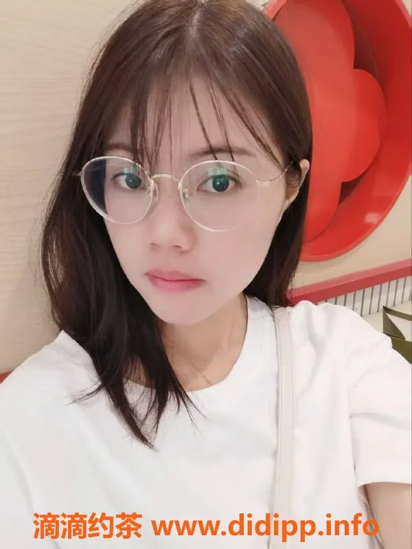 郑州楼凤-郑州菲菲，身高163，服务价格4张，口沙全身按摩