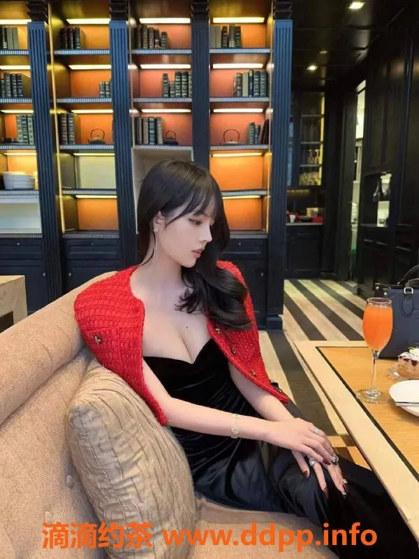 北京上门服务-朝阳长腿空姐黄蓉，纯天然极品服务