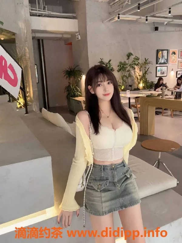 广州楼凤-天河小番茄：9P御姐，大胸鸳鸯浴体验