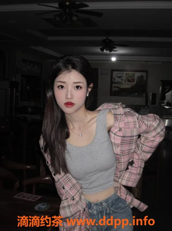 重庆楼凤-20岁优优酱，165cm温柔大学生，服务贴心