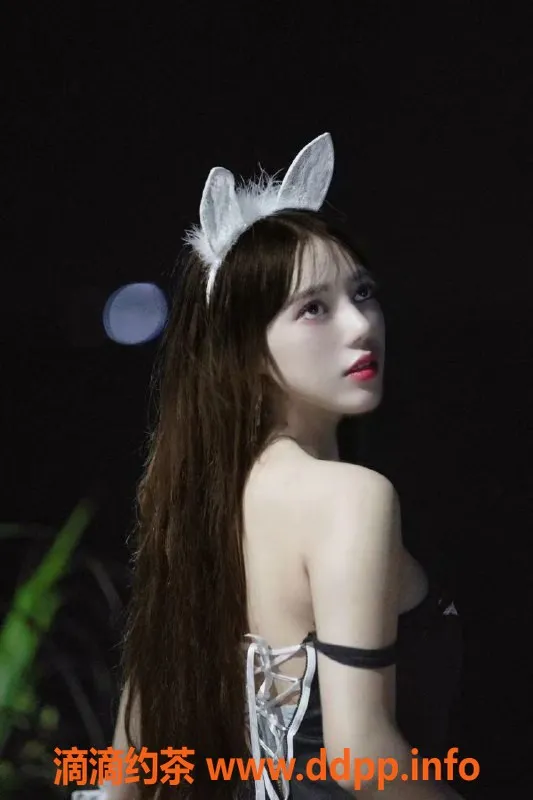 杭州楼凤-萧山区小辣椒19岁，158cm高颜值嫩妹，700p起