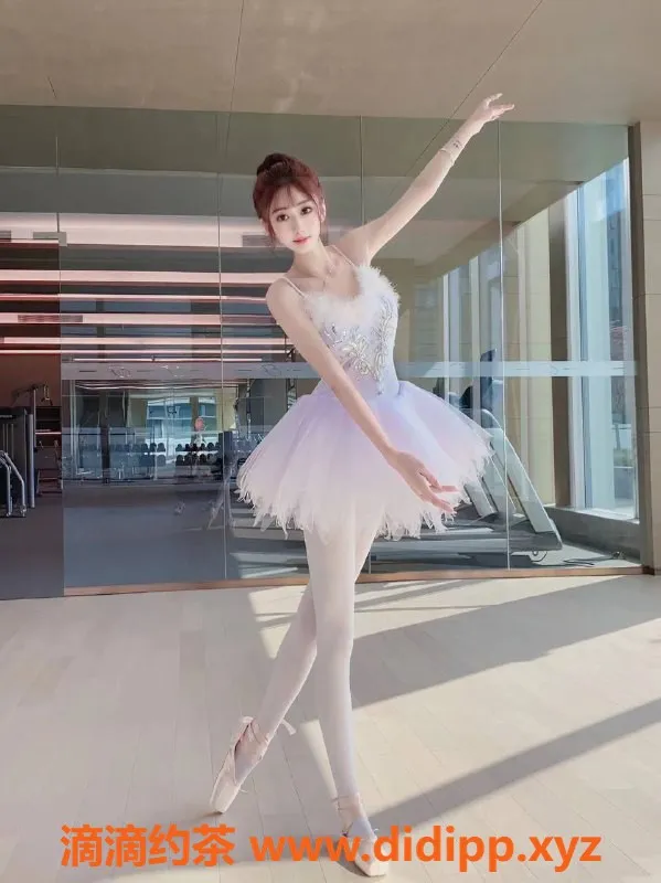 福州楼凤-仓山区允恩19岁，168cm，44kg，900P起