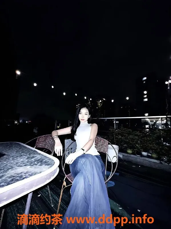 重庆楼凤-小鱼🐟，身高165，价格实惠，服务贴心