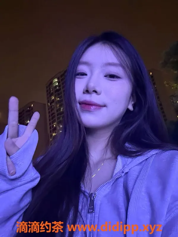 长沙楼凤-岳麓区西西，162cm小巧玲珑，19岁C罩杯