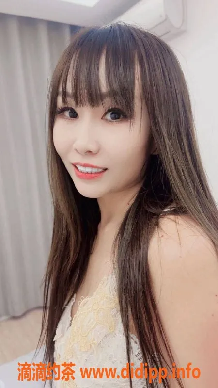 郑州楼凤资源信息,金水区佳佳，27岁165cm C罩杯，超值双飞服务